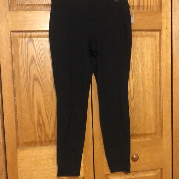 Women’s Old Navy Leggings - Picture 2 of 3